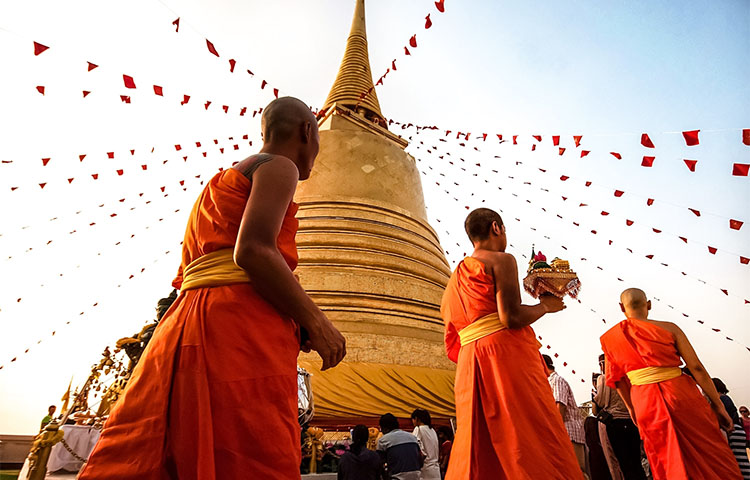 7-914-Monk at Bangkok